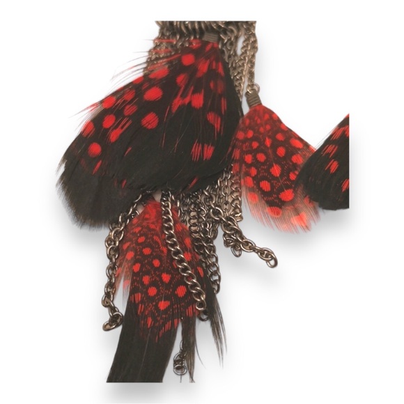 Feather and chain drop earrings - Picture 3 of 6